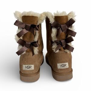 Ugg Bailey Bow II Genuine Shearling Boot Womens Size 10